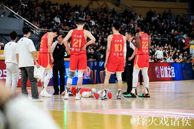 CBA俱乐部杯：孙铭徽13+10 浙江方兴渡战胜青岛