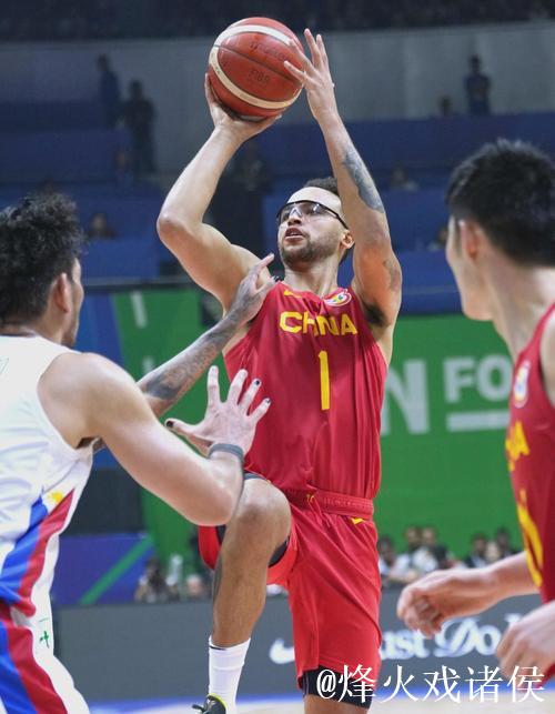 媒体人:中国男篮与李凯尔继续合作的几率很低 媒体人:中国男篮与李凯尔继续合作的几率很低