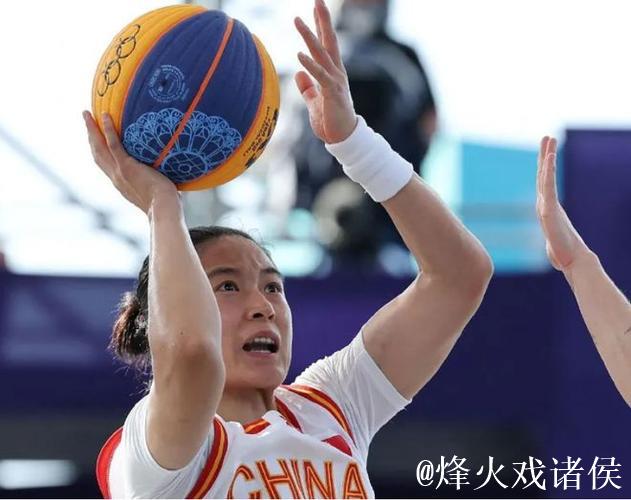 中国三人女篮不敌澳大利亚2连败 王丽丽4分5助